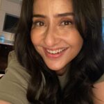 Manisha Koirala Instagram - No one will ever be as entertained by us as us. 🤣😅😉❤️💃🏻💐😀😂😎 Makeup- @tush_91 Hair- @hairstylist_jennny