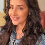 Manisha Koirala Instagram - It’s been an amazing journey of being an actor for 3 decade..and hoping to continue in the most meaningful way..there are many things I’d love to share but now I feel like sharing how important is #team coz #filmmaking #acting all are part of #teamwork no matter how good an actor you are if your film doesn’t have a good editor the best of you won’t come out and no matter how good looking you are if you don’t have good #stylist #makeupartist , #hairstylist and very very imp a good #cinematographer you won’t look your best..above all if there’s no passionate, hardworking,brilliant #director #producer it’s next to impossible that you will shine your best !!!! So here’s to all the gorgeous,talented,hardworking,passionate #starsbehindthestars my deepest #gratitude 🙏🏻🙏🏻🙏🏻 I m nothing without you 💖💖💖 I love and honour you 💐💐💐 Mumbai, Maharashtra
