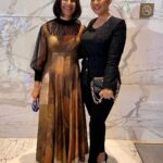 Manisha Koirala Instagram - It was so so lovely to meet my #classmate for her show on @lakmefashionwk for @geishadesigns she n I go so far back n our respective lives keep us occupied but whenever we meet, we always end up having meaningful conversations .. I say #friendship established in school are really deep !! Mumbai, Maharashtra