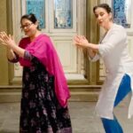 Manisha Koirala Instagram - Practicing #kathak from #VijayshreeChaudhary .. reviving memories of childhood !! I guess I need more #riyaz but love #clasicaldance n #clasicalmusic 💐💐💐❤️❤️❤️