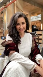 Manisha Koirala Instagram - Had fab day of work..gn lovely people ❤️❤️❤️ May your days be filled with live n #workmode #filmshoot #laughter 💃🏻💃🏻💃🏻#mumbaidiaries