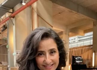 Manisha Koirala Instagram - Had fab day of work..gn lovely people ❤️❤️❤️ May your days be filled with live n #workmode #filmshoot #laughter 💃🏻💃🏻💃🏻#mumbaidiaries Mumbai, Maharashtra