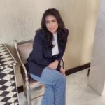 Manisha Koirala Instagram - Don’t let anyone dull your sparkle ✨ #fashion #love #attitudestatus #happy Makeup- @tush_91 Hair- @hairstylist_jennny India