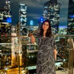 Meera Nandan Instagram - Chicago nights and city lights ✨ . 📸 @pooja_sasidhar . #ustrip2022 #chicago #chicagonights #city #solotrip #selflove #love #ustrip #sundaynight #happysoul #solo #positivevibes #allheart Downtown On The Chicago River