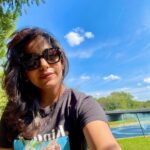 Meera Nandan Instagram - Travelling solo is teaching me a lot for sure …. Including using self timer on the phone 🤪 . #solotrip2022 #chicago #ustrip #solo #comfort #solitude #beautiful #sky #selfie #selftimer #metime #bestcompany #love #happyme #solotravel #solotrip #positivevibes Chicago, Illinois