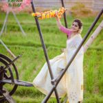 Meera Nandan Instagram - My last onam picture (not) 🤭 അവിട്ടം🌸 . . #happyonam #onam #happyvibes #festivities #onam2022 #positivevibes #instagood #love #indianwear #pookkal #sadhya #onaminuae #onamcelebration Sharjah