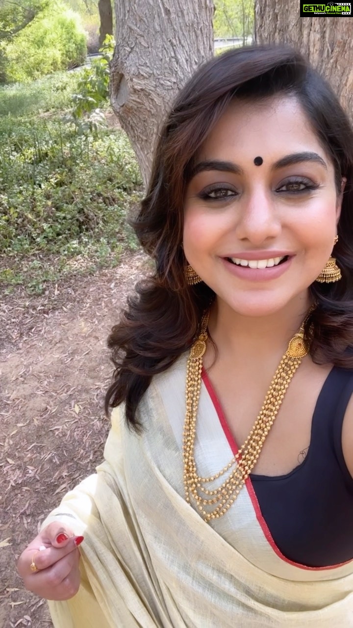 Meera Nandan Instagram - Love this time of the year 🌼 #festivities #love #onam #onamishere #malayalee #kerala #reels #onamreels #indianwear #instagood #reelsofinstagram Al Noor Island