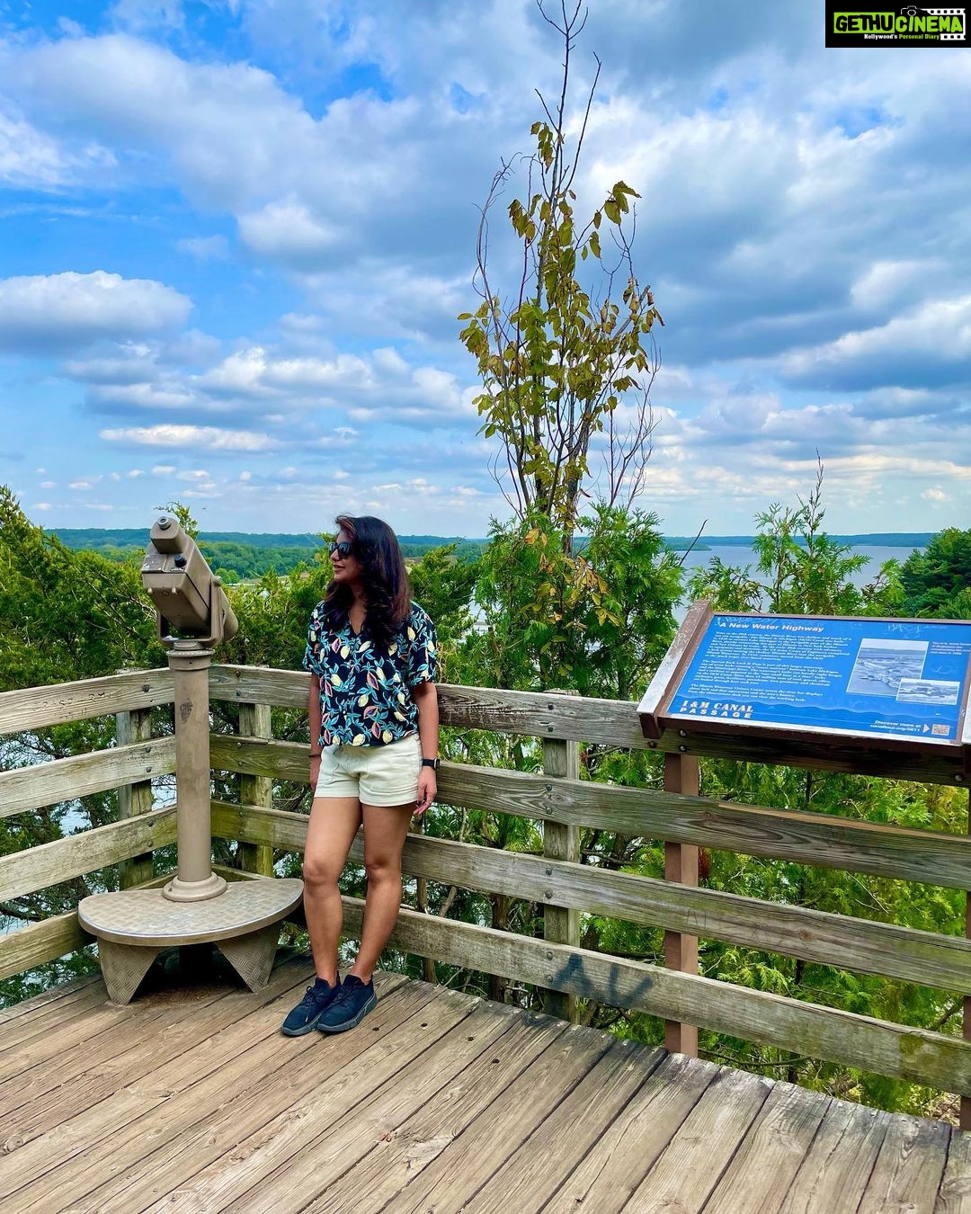 Meera Nandan Instagram - Last ones from my trip β₯οΈπ Just look at that sky π A trip that taught me so much π€ . #ustrip #chicago #starvedrockstatepark #love #positivevibes #happyme #instagood Starved Rock State Park
