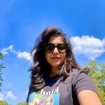 Meera Nandan Instagram - Travelling solo is teaching me a lot for sure …. Including using self timer on the phone 🤪 . #solotrip2022 #chicago #ustrip #solo #comfort #solitude #beautiful #sky #selfie #selftimer #metime #bestcompany #love #happyme #solotravel #solotrip #positivevibes Chicago, Illinois