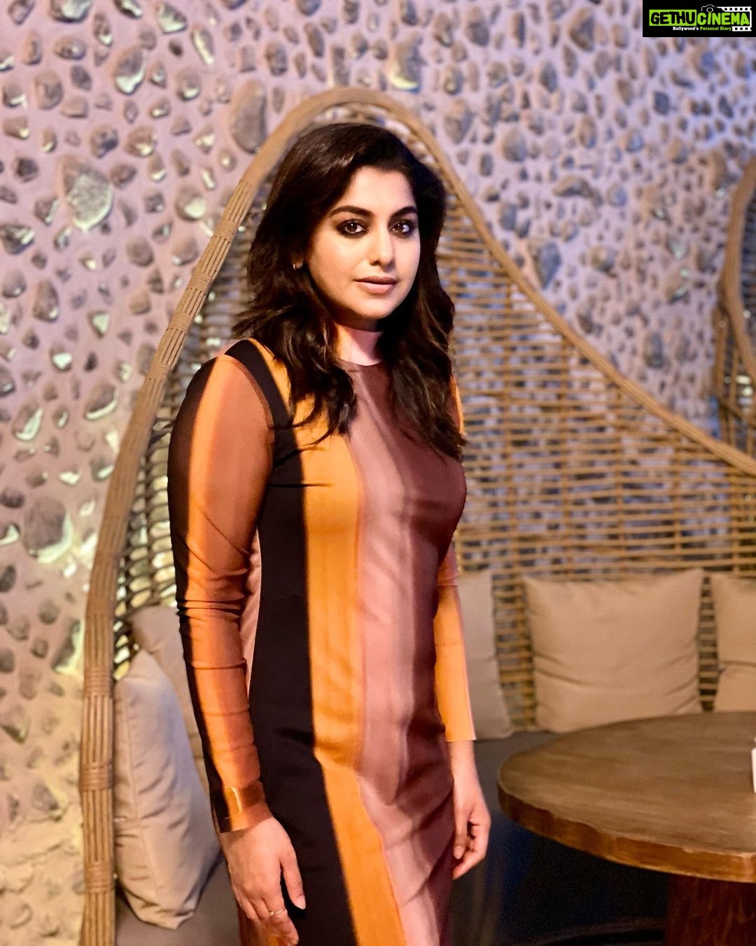 Meera Nandan Instagram - Mirror image Dubai, United Arab Emiratesدبي