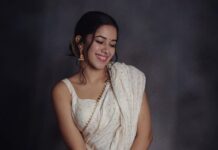 Mirnalini Ravi Instagram - #OnamAshamsakal 🌸 Wishing everyone happiness & Joy 👻