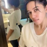 Mirnalini Ravi Instagram - Some Randomness & a Hair-bun 🫣