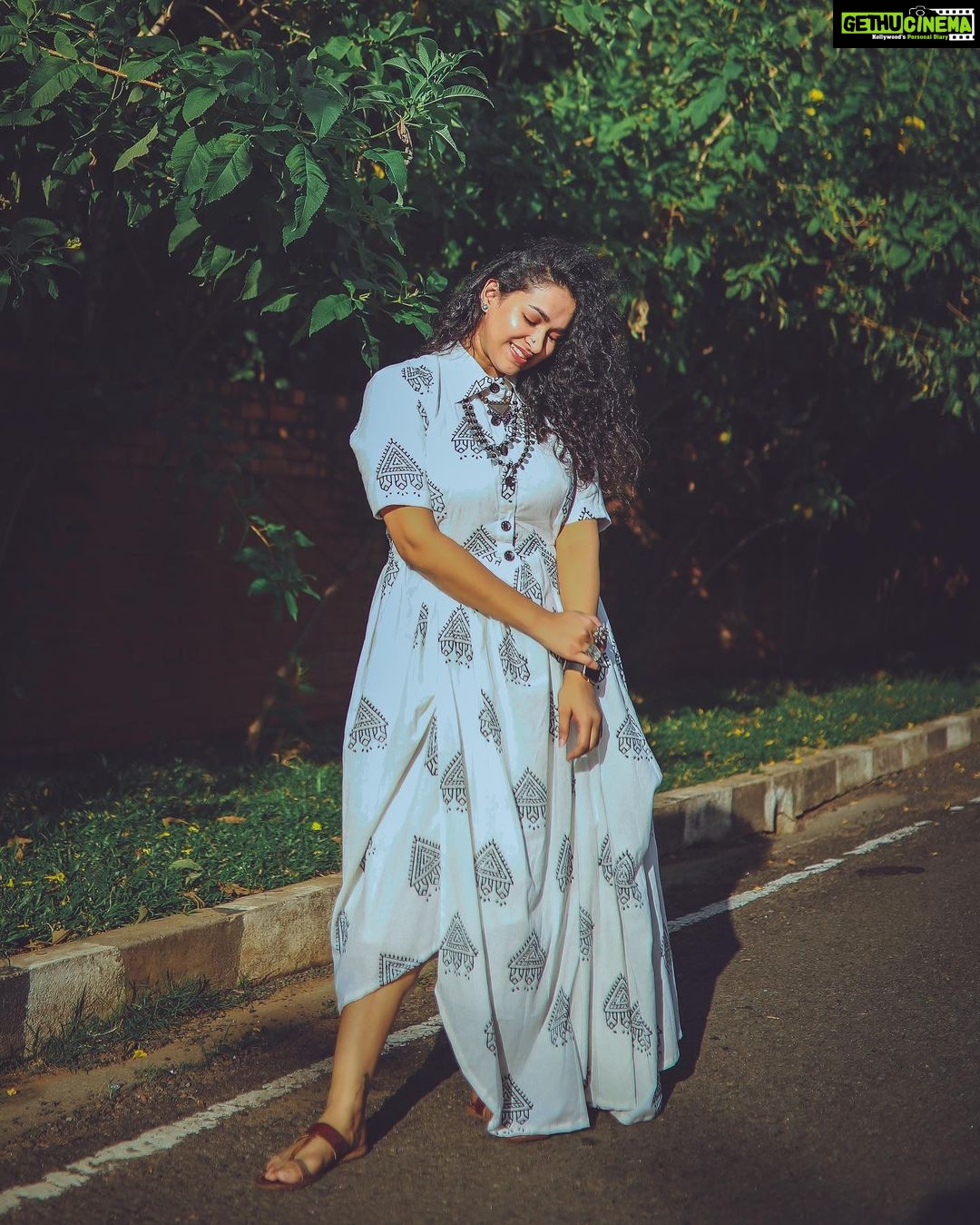 Misha Ghoshal Instagram - Wearing this beautiful block print dhoti kurti by @label.naksh ❤️ check out their page for more such comfy nd stylish looks Photographer: @vasanthmaniphotography