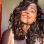 Mithila Palkar Instagram - Potti noodles is stopping by to say thank you! Yes, I’m reading your messages and comments and I felt that you guys deserved a special shout out for all the cute love you’ve been giving #OriDevuda :) We are seeing all your DMs and tags and memes and Gundellona reels and feeling all the love. THANK YOU for keeping it running in the theatres with packed houses and repeat watches! This is my first Telugu film. Thank you for making my first so special. Here’s to many many more 🥂