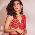 Mithila Palkar Instagram – 🪔

@shreejarajgopal 
@sahithya.shetty 
@deepalid10

📸 @arifminhaz