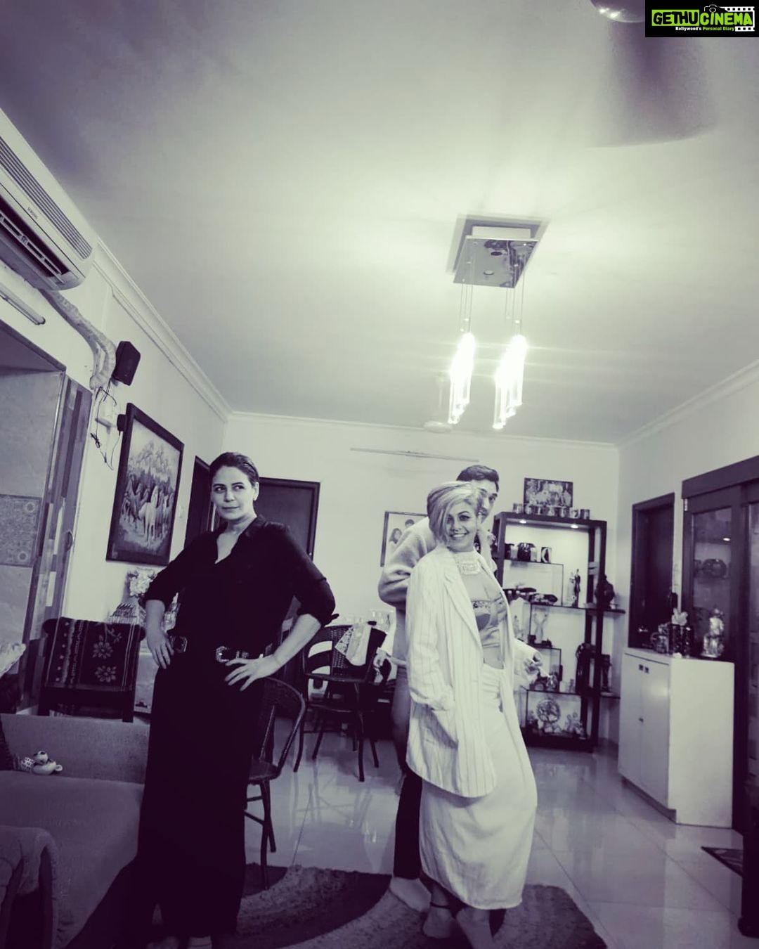 Mona Singh Instagram - Strike a pose #posing #blacknwhite @p_tweedy