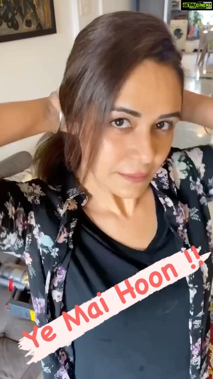 Mona Singh Instagram - That’s me, my Dyson & ALOT of cleaning is happening! I always thought that traditional cleaning methods were cleaning my house efficiently. However, I was amazed to see so much dust still present inspite of cleaning before. I’ve finally found my go to product for keeping every nook & corner of my house dust free after I took the #DysonDustChallenge @dyson_india! V11 Absolute Pro Vacuum has amazing technology and is cordfree. The 6 layer filtration is scientifically proven to capture particles as small as allergens and bacteria. #DysonIndia #DysonV11 #DysonHome