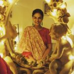 Mona Singh Instagram – Happy in a saree #sareelove #red #instagram