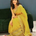 Mona Singh Instagram - Throwback to promotions n screenings #laalsinghchaddha Outfit : @mrunalinirao Earrings : @amrapalijewels Ring : @aquamarine_jewellery Styled by @smriti.schauhan Makeup n hair by @rohroe