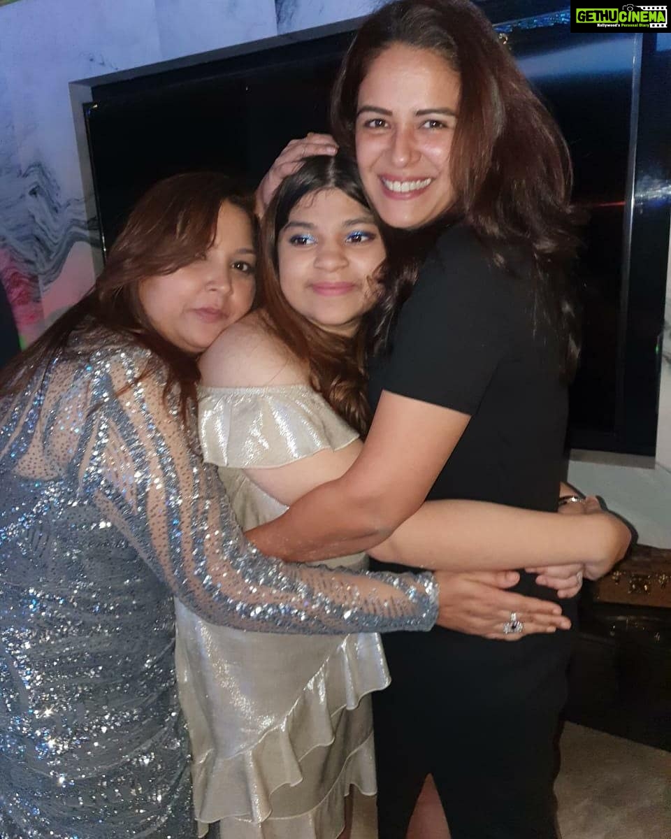 Mona Singh Instagram - Thank u bhaiya bhabhi for a wonderful evening love u both @rshmibajaj @samreedhibajaj @therealkapildev