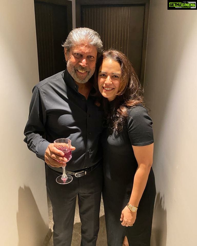 Mona Singh Instagram - Thank u bhaiya bhabhi for a wonderful evening love u both @rshmibajaj @samreedhibajaj @therealkapildev