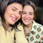 Mona Singh Instagram – Friendship is another word for LOVE ❤️ thank u Anu for the most amazing surprise still can’t believe u came all the way from Dubai to watch the movie with me @aberwal #LaalSinghChaddha #movietime #friendsforlife