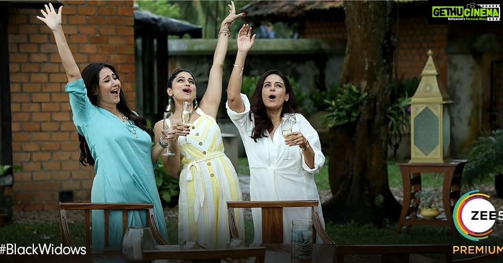 Mona Singh Instagram - The #WomenOnTop feel the weekend coming! #BlackWidows is Coming Soon! #FridayFeeling @whofaisalmalik @sharadkelkar @shrutivyas1 @nikhilbhambriofficial @reliance.entertainment @dekhodekho @birsadasgupta @aamirali @shamitashetty_official @raimasen @reliancebigsynergy @swastikamukherjee13 @parambratachattopadhyay