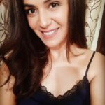 Mona Singh Instagram - Rose's are red,violets are blue am in #blackwidows n I'll kill u @zee5premium @zee5 #selfietime