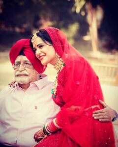 Mona Singh Instagram - Happy birthday to the Best Dad in the world ,love u so muchhhh #daddysgirl #mydad #myhero #love #happiness