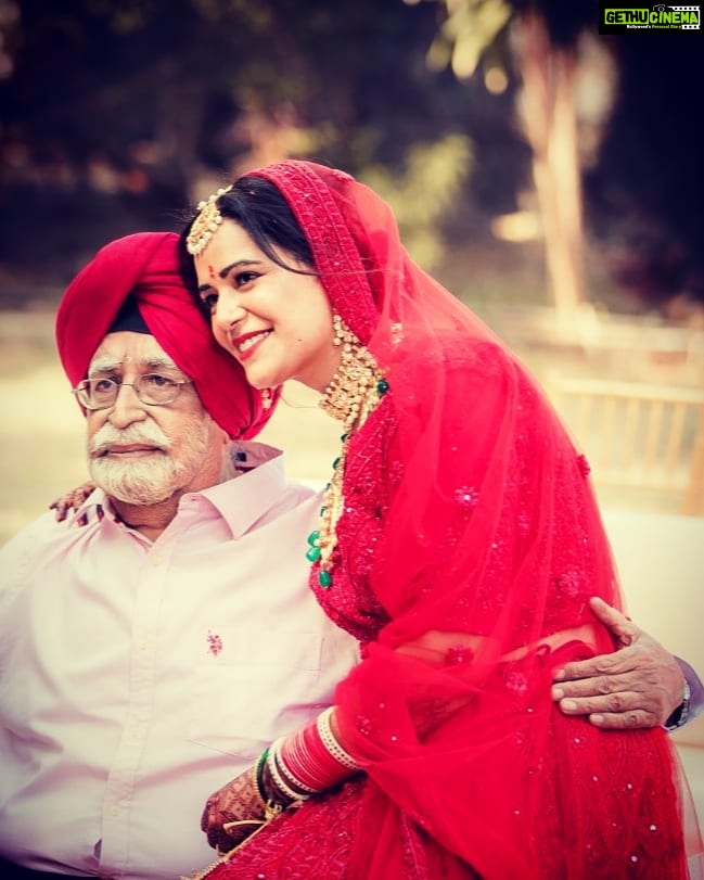 Mona Singh Instagram - Happy birthday to the Best Dad in the world ,love u so muchhhh #daddysgirl #mydad #myhero #love #happiness