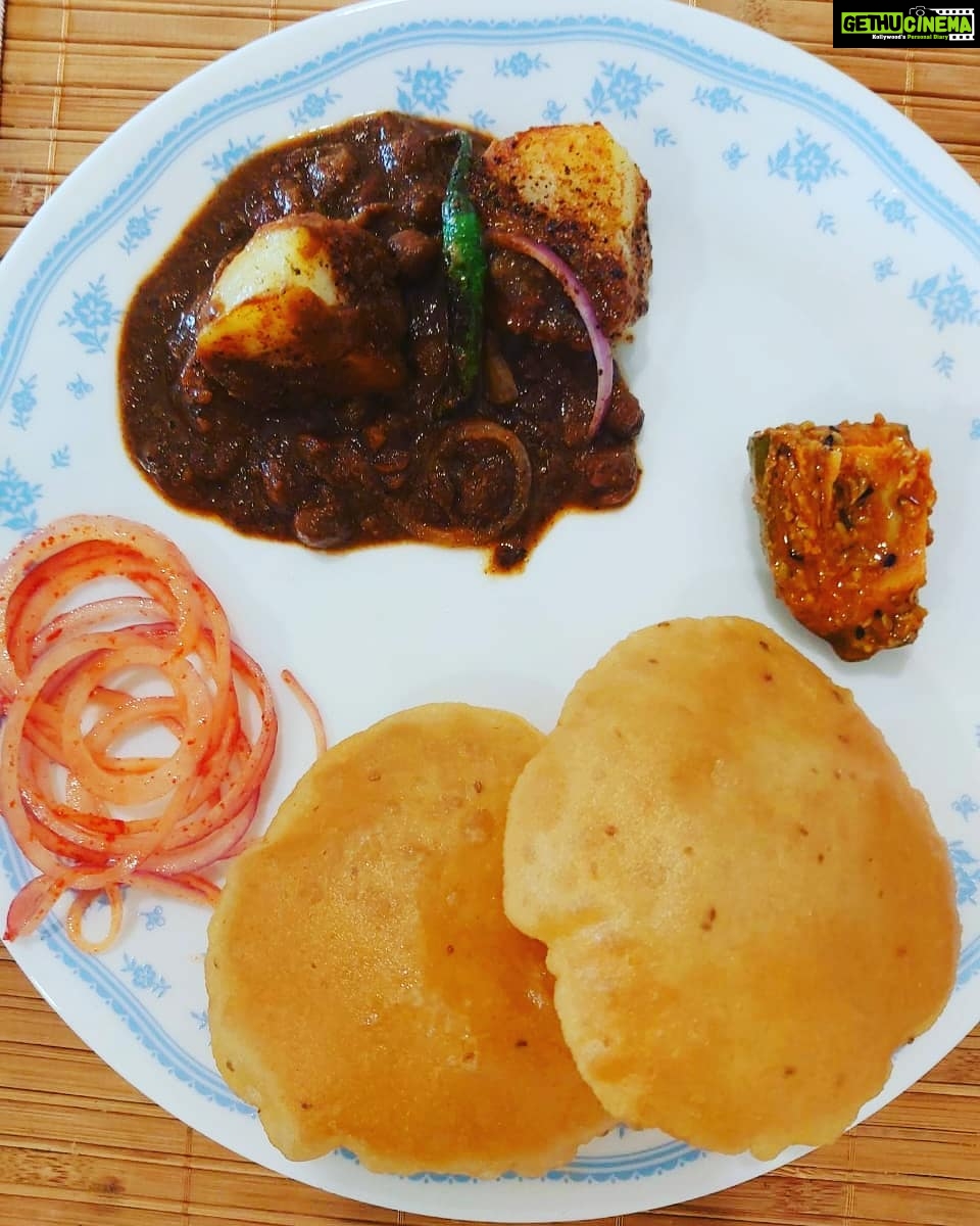 Mona Singh Instagram - The secret ingredient is always LOVE #amritsarichole #homemade #foodgasm #perfectmeal #foodporn #instadaily #instafood