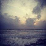 Mona Singh Instagram - Thalassophile #sealovers #sunsets #goa #waves #sea #shoot #happysaturday