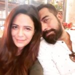 Mona Singh Instagram - Happy 2020 from us to u 🤗😁😍 #2020 #newyear #happiness