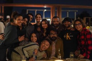 Mona Singh Instagram - Worked hard and partied harder , chandigarh schedule wrap n now off to amritsar. #laalsinghchaddha #bestteam #happiness #partymode #workmode #punjab
