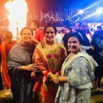 Mona Singh Instagram - Happpyyyy lohri #love #lights #happiness #mygang