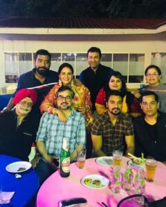 Mona Singh Instagram - Happpyyyy lohri #love #lights #happiness #mygang