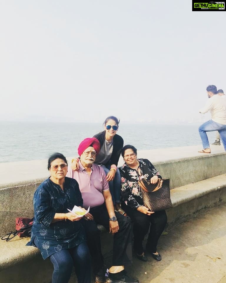 Mona Singh Instagram - Happiness is FAMILY TIME #parsifood #britannia #mumbai #funday #happyfaces