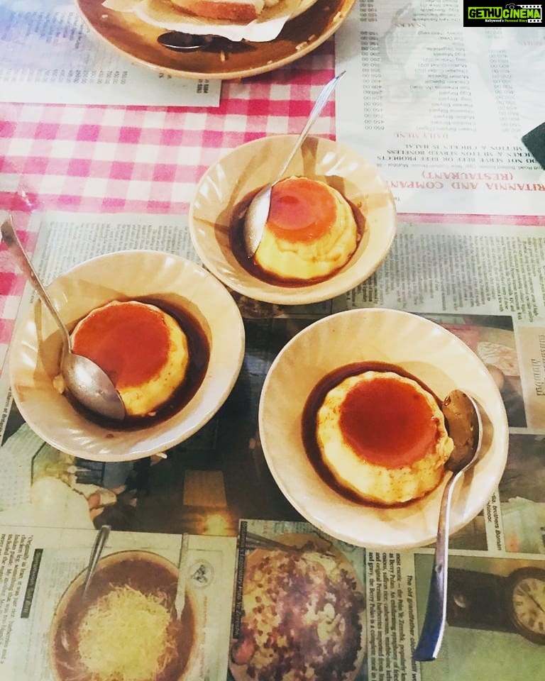 Mona Singh Instagram - Happiness is FAMILY TIME #parsifood #britannia #mumbai #funday #happyfaces