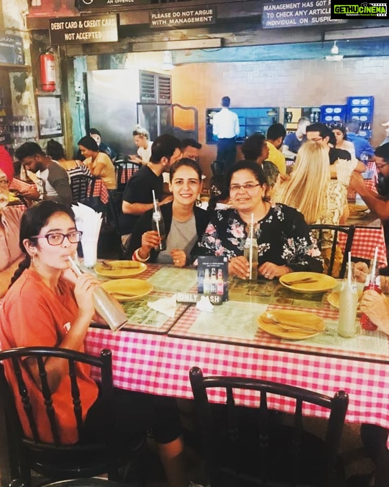 Mona Singh Instagram - Happiness is FAMILY TIME #parsifood #britannia #mumbai #funday #happyfaces