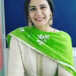 Mona Singh Instagram - Lutf on sonyliv ,streaming now Go ahead, turn the volume 🆙 and be sure to catch my performance in the Vinay Pathak and Luke Kenny starrer 'Lutf', now streaming on SonyLIV. 🎬 @sonylivindia @pratishrnair #LutfOnSonyLIV #WorldMentalHealthDay #WeLIVToEntertain