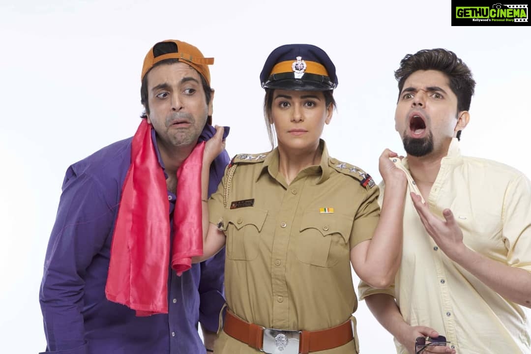 Mona Singh Instagram - And its SHOWTIME "Laughter therapy" 8th June 7pm at Opera House book your tickets now..