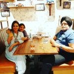 Mona Singh Instagram - Celebrating womens day with family #loveudad #women #familytime #equality #fun #womensday2019 #motherdaughter #8thmarch #girlpower