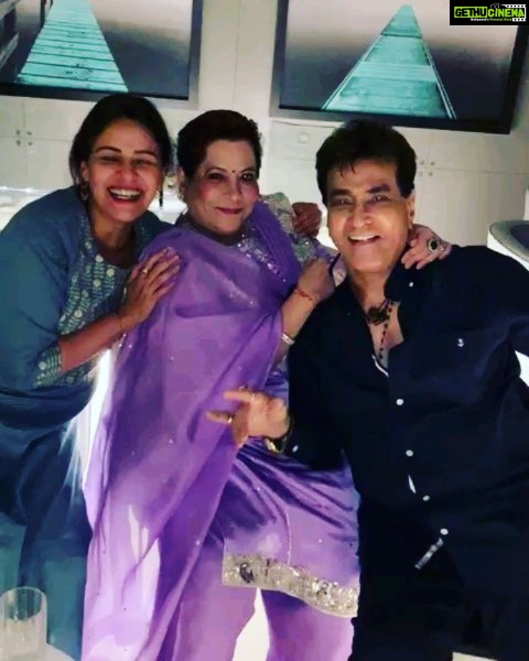 Mona Singh Instagram - Happy birthday Jeetu uncle may u always have that shining smile. Thank u @shobha9168 for such a lovely evening