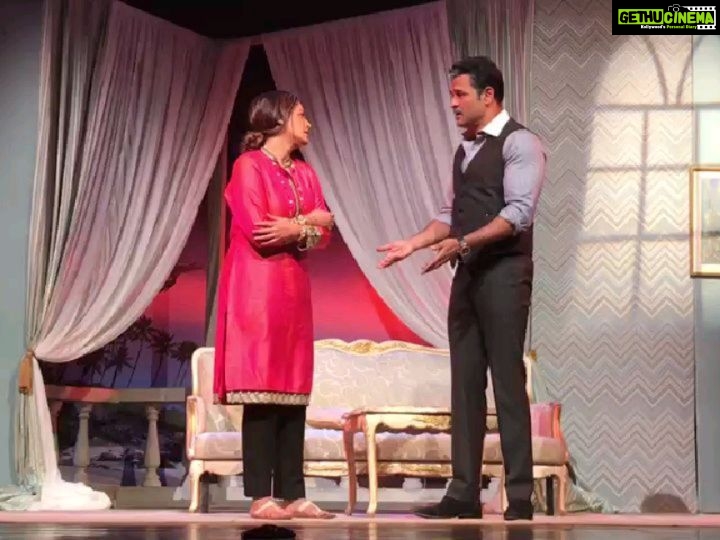 Mona Singh Instagram - Theatre is my happy place #unfaithfullyyours #standrews #bandra #housefull #happyme