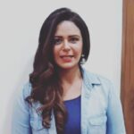 Mona Singh Instagram - This women’s day, let us take a promise to make the outside as safe for children as their own home. A little help from you will go a long way. Take the pledge to step in to protect a child around you. Join the army of women at www.hamam.co.in. To know more head to @hamamindia #gosafeoutside #mothersafetyforce #socialparenting @pinkvilla @hamamindia