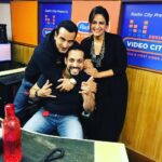 Mona Singh Instagram - And the promotions have begun #kehnekohumsafarhain @salilacharya @ronitboseroy @altbalaji @radiocityindia