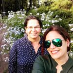 Mona Singh Instagram - In the cookies of life,sisters are the choco chips #sisterlove #familytime #vacationmode #perth #australia Willow Pond Reception Centre