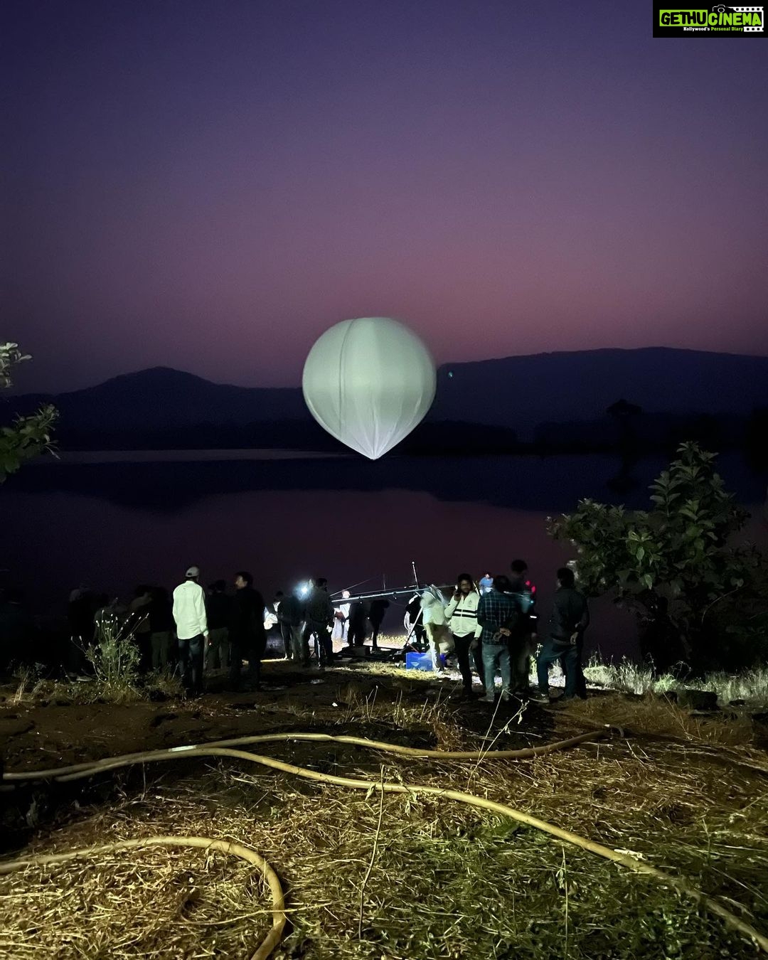 Mona Singh Instagram - Magic moonlight #niteshoot #magic #lights #instashoot #shootmode