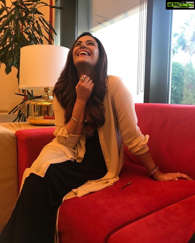 Mona Singh Instagram - Laughter is the best medicine,but if u are laughing without any reason u need medicine🤣🤣#qatardiaries #visitqatar #kkhhseason2