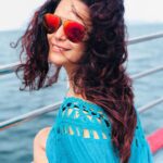 Mona Singh Instagram - Let the sea set u free... #happyme #blue #sea #seaworld #redhair #instapic